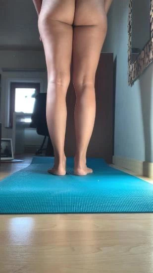 Morning yoga with kinkycat 2024 1080x1920